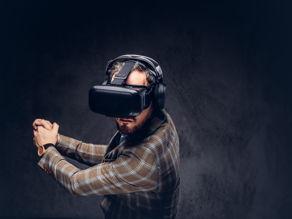 studio-portrait-man-wearing-virtual-reality-glasses-da (1)